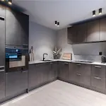 Staying 7 Апартаменты *